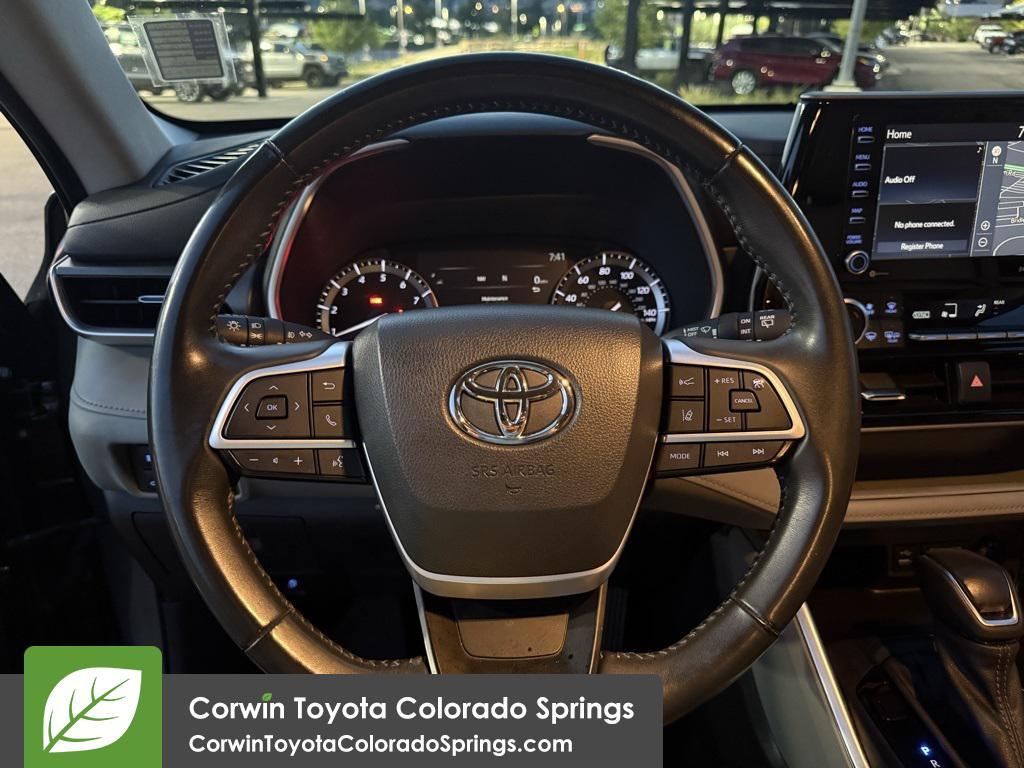 used 2022 Toyota Highlander car, priced at $36,500