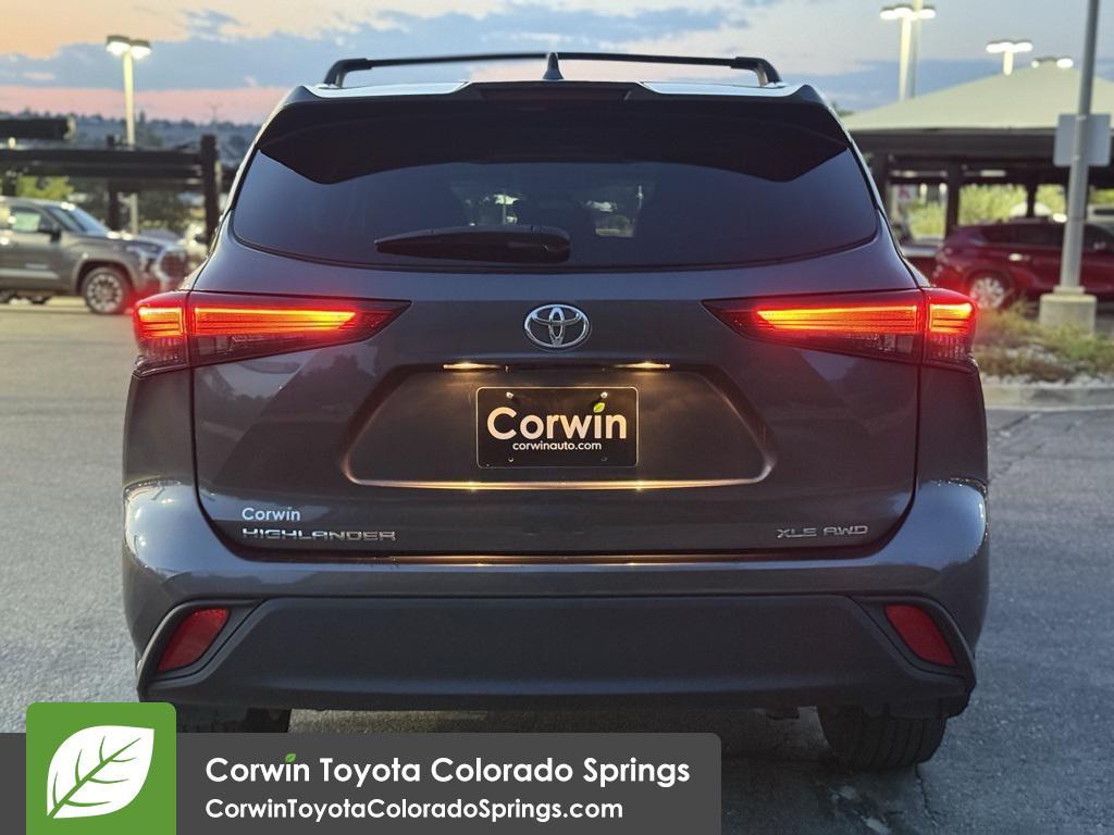 used 2022 Toyota Highlander car, priced at $36,500