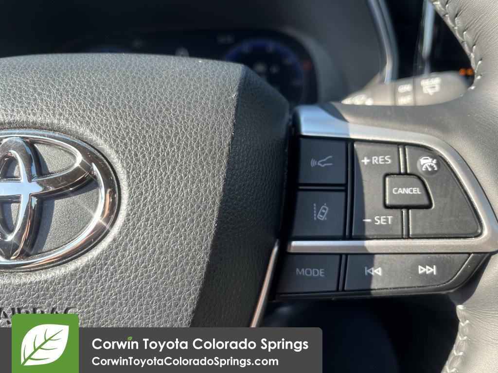 used 2023 Toyota Highlander car, priced at $43,900
