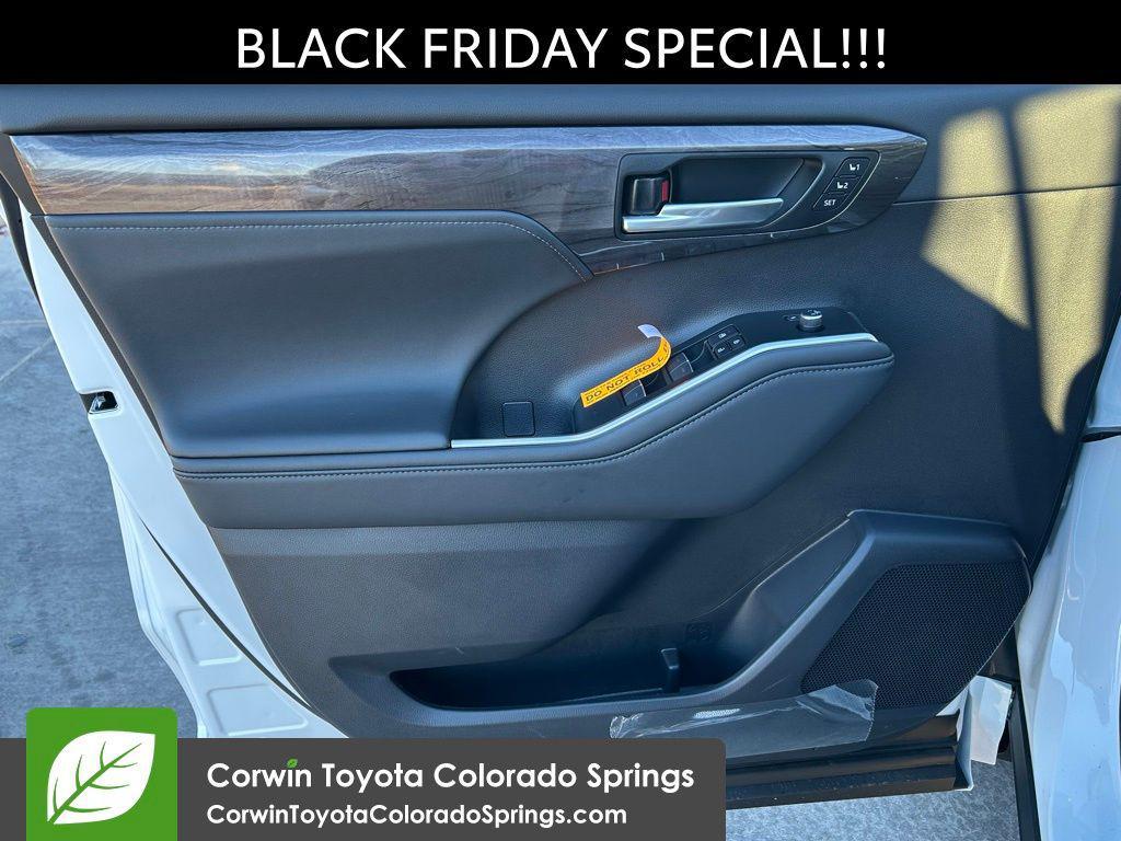 new 2026 Toyota Highlander car, priced at $56,042