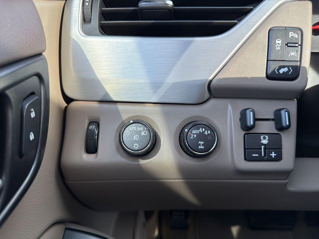 used 2017 GMC Yukon car, priced at $23,500