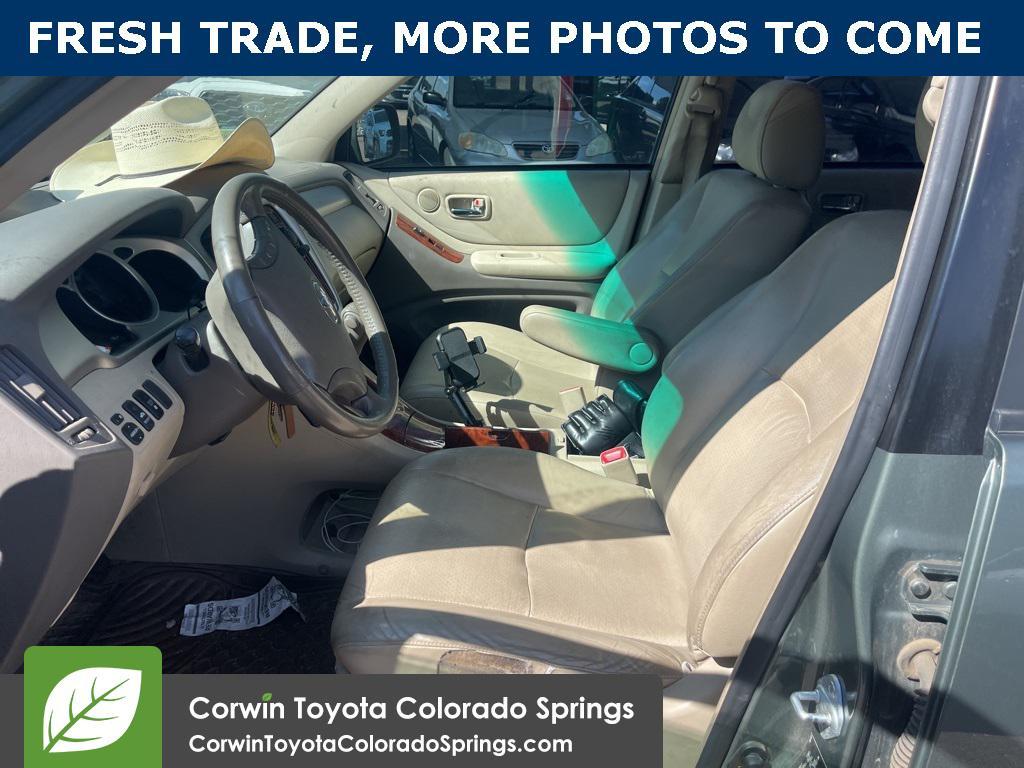 used 2007 Toyota Highlander Hybrid car, priced at $9,000