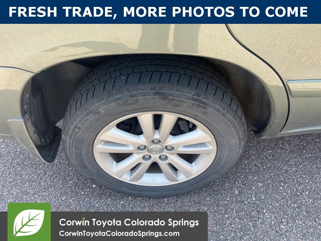 used 2007 Toyota Highlander Hybrid car, priced at $9,000