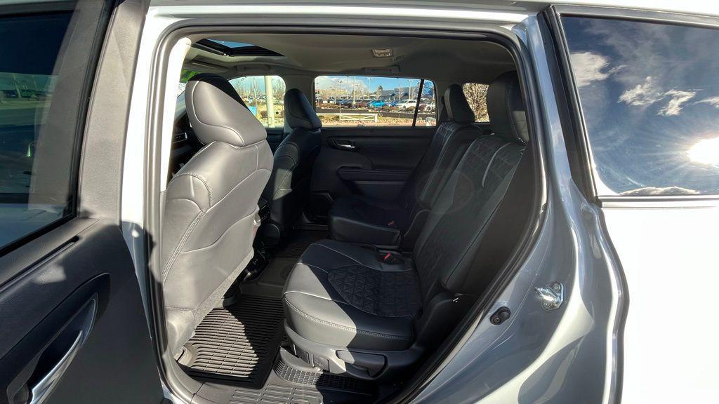 used 2025 Toyota Highlander Hybrid car, priced at $52,754