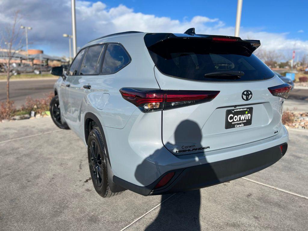 used 2025 Toyota Highlander Hybrid car, priced at $52,754