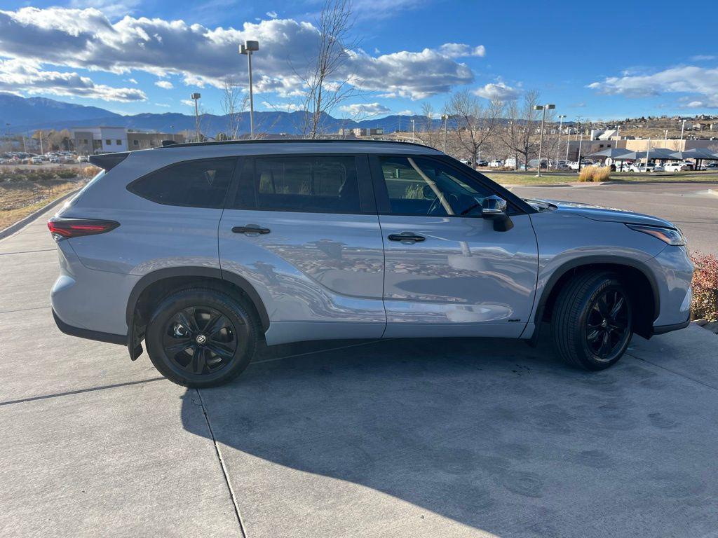 used 2025 Toyota Highlander Hybrid car, priced at $52,754