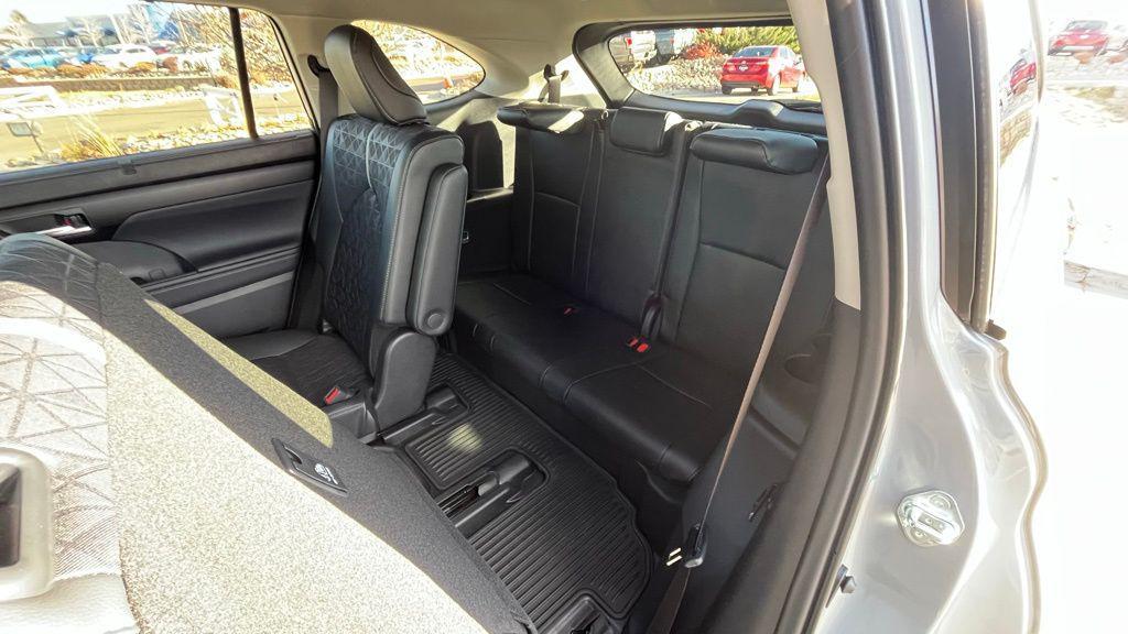 used 2025 Toyota Highlander Hybrid car, priced at $52,754