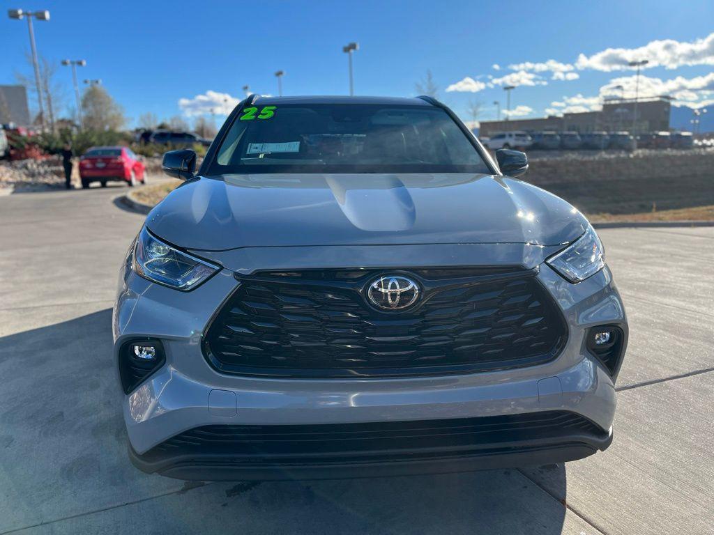 used 2025 Toyota Highlander Hybrid car, priced at $52,754