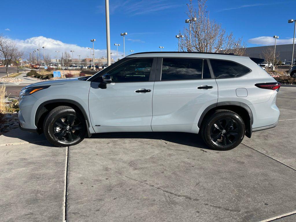 used 2025 Toyota Highlander Hybrid car, priced at $52,754