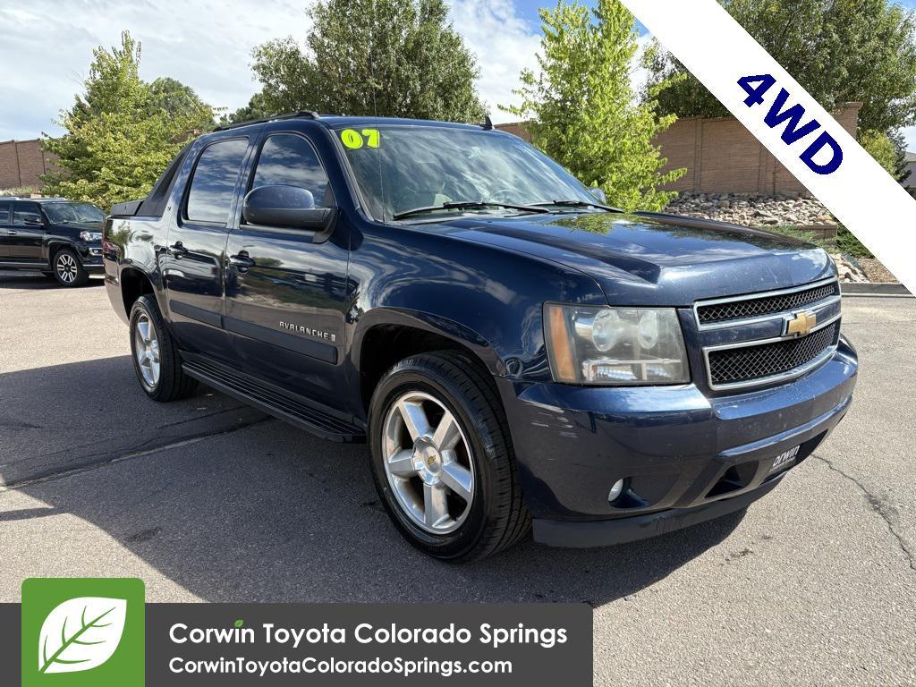 used 2007 Chevrolet Avalanche car, priced at $11,500