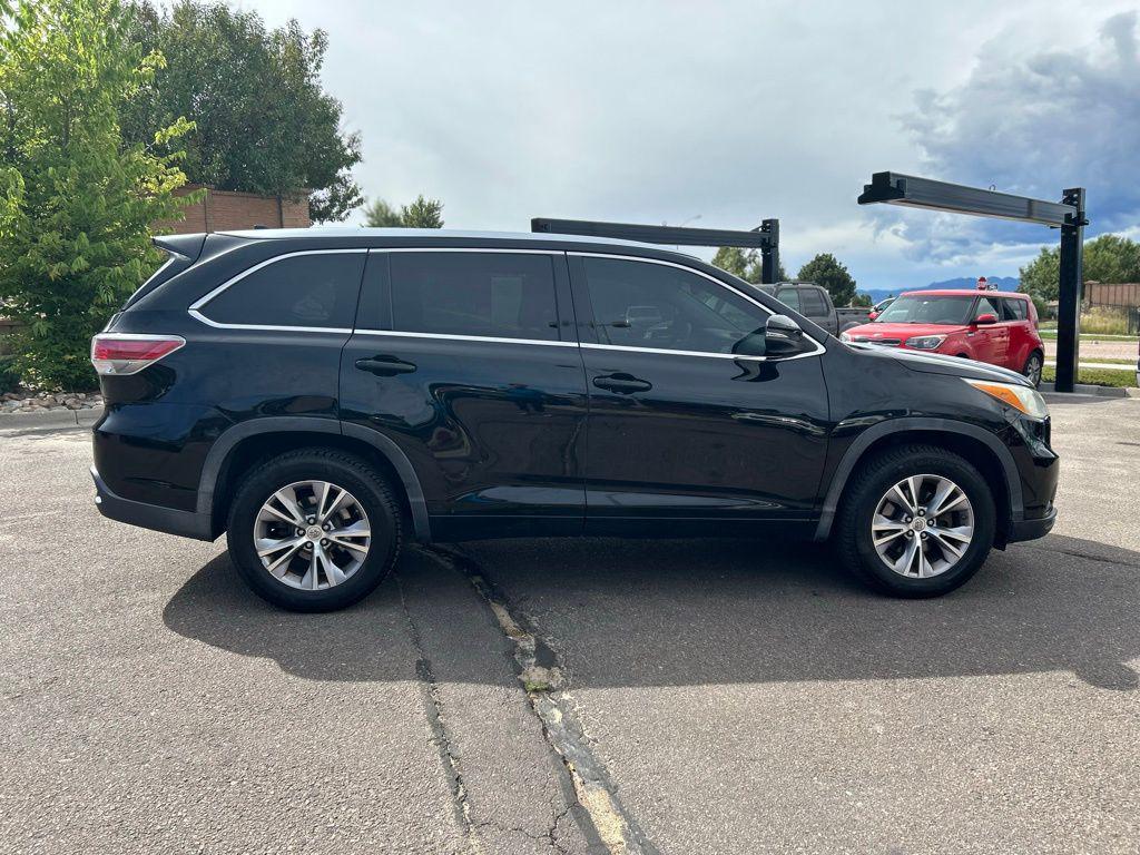 used 2014 Toyota Highlander car, priced at $10,500