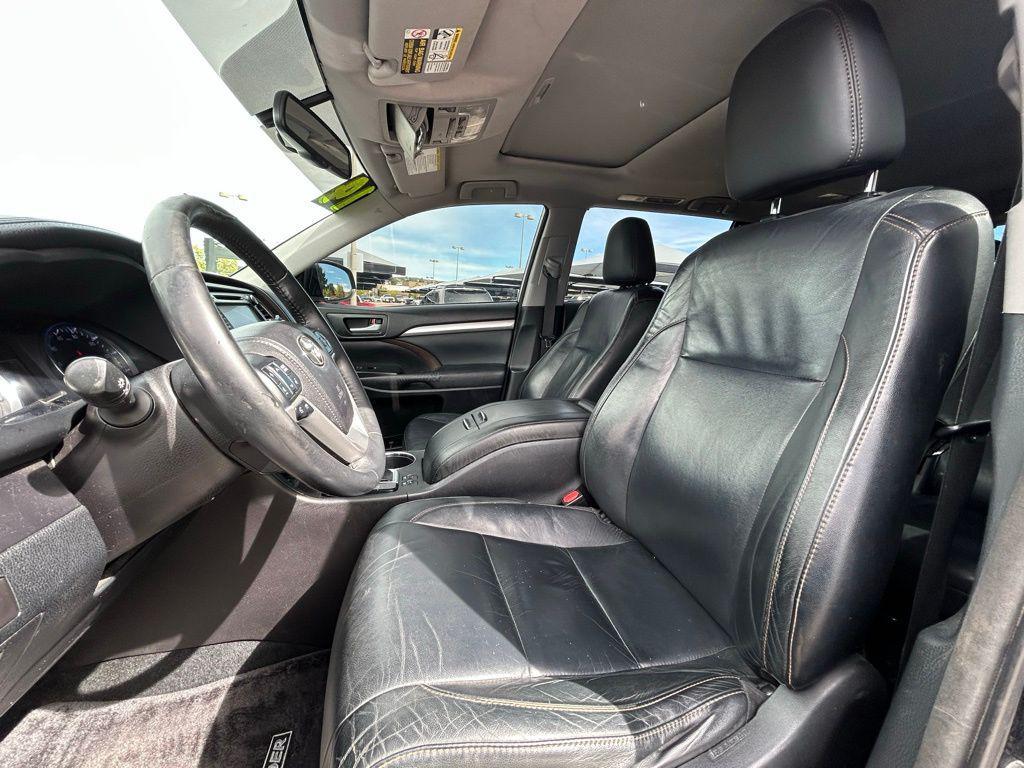 used 2014 Toyota Highlander car, priced at $10,500