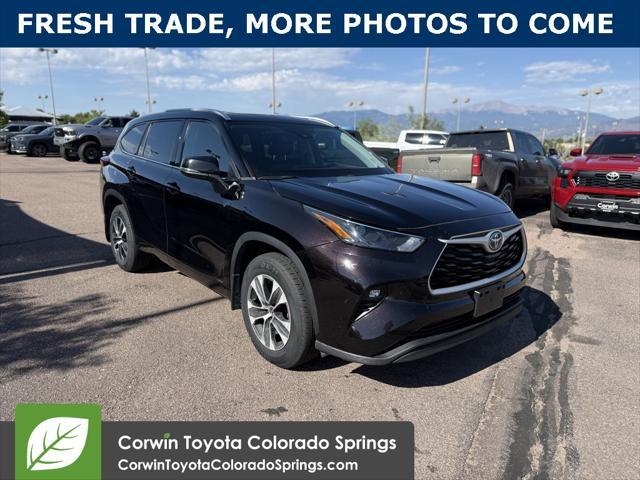 used 2022 Toyota Highlander Hybrid car, priced at $33,500