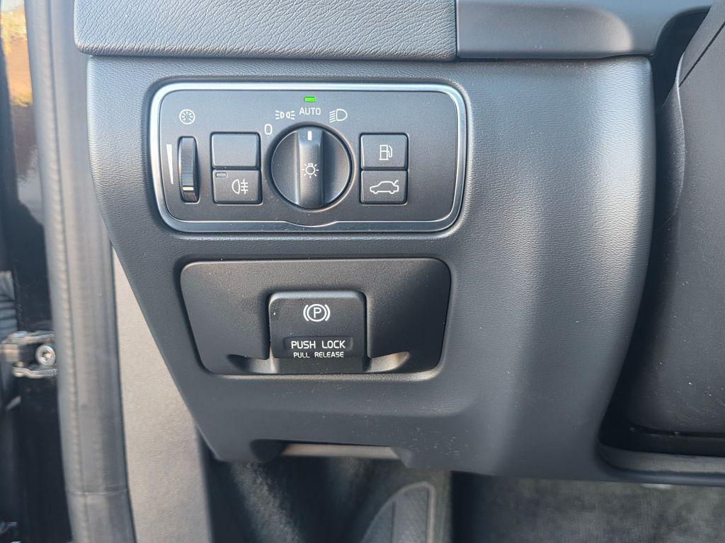 used 2015 Volvo V60 car, priced at $13,500