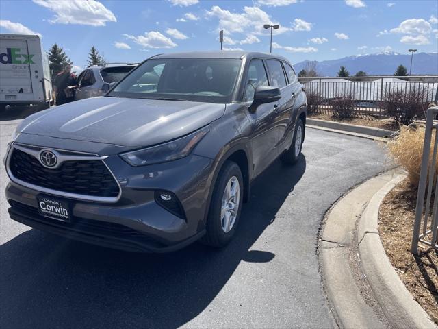 new 2022 Toyota Highlander car