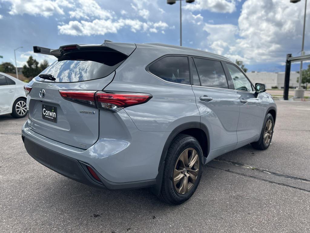 used 2023 Toyota Highlander Hybrid car, priced at $38,000