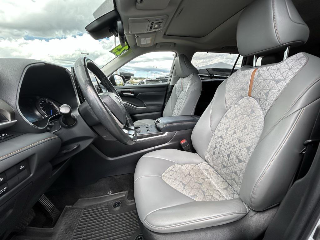 used 2023 Toyota Highlander Hybrid car, priced at $38,000
