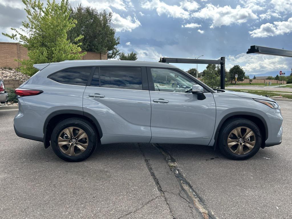 used 2023 Toyota Highlander Hybrid car, priced at $38,000