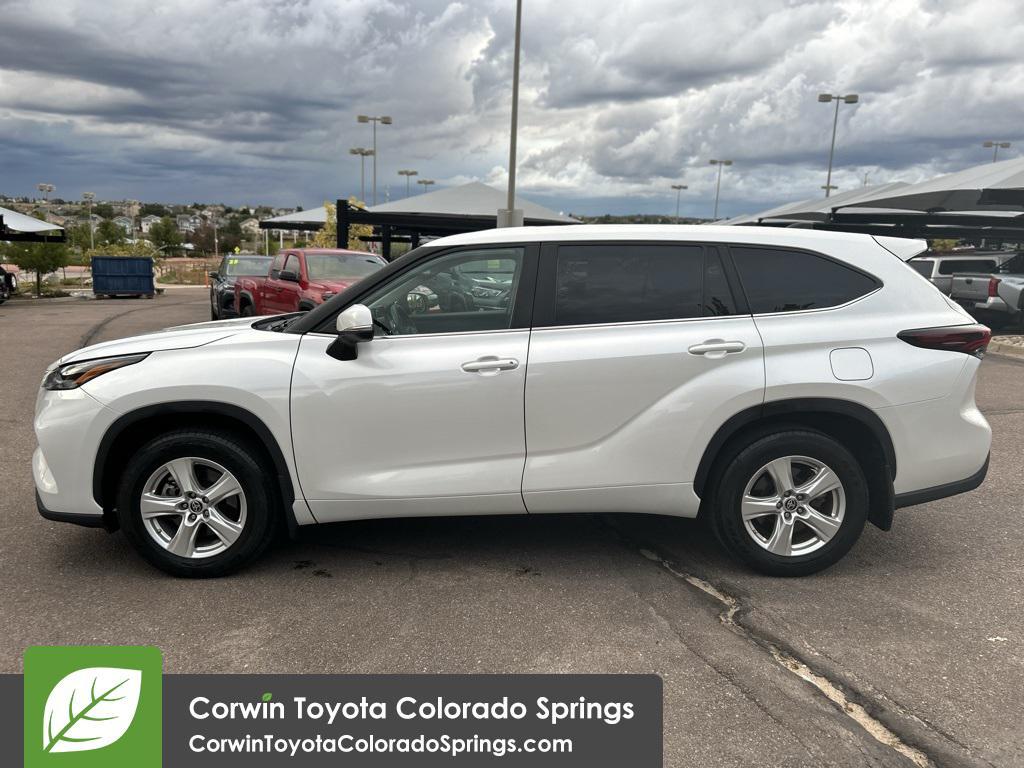 used 2024 Toyota Highlander car, priced at $35,000