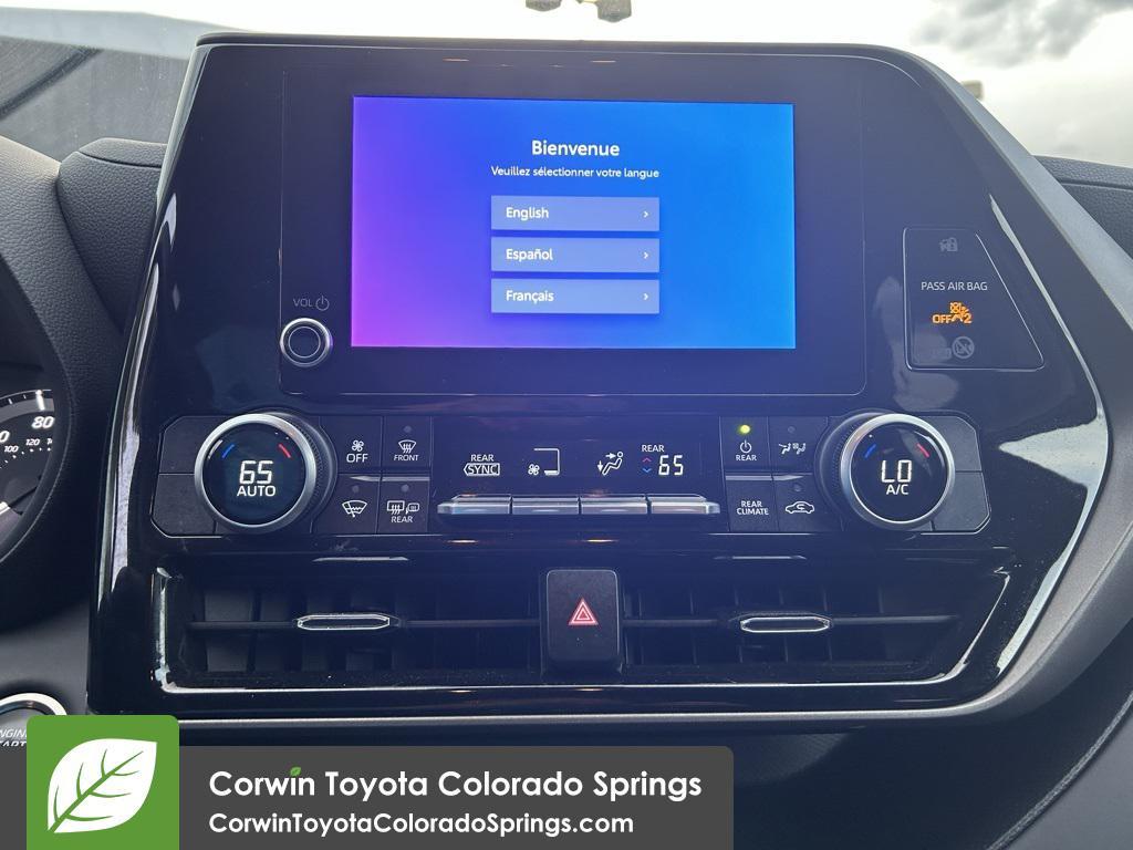 used 2024 Toyota Highlander car, priced at $35,000