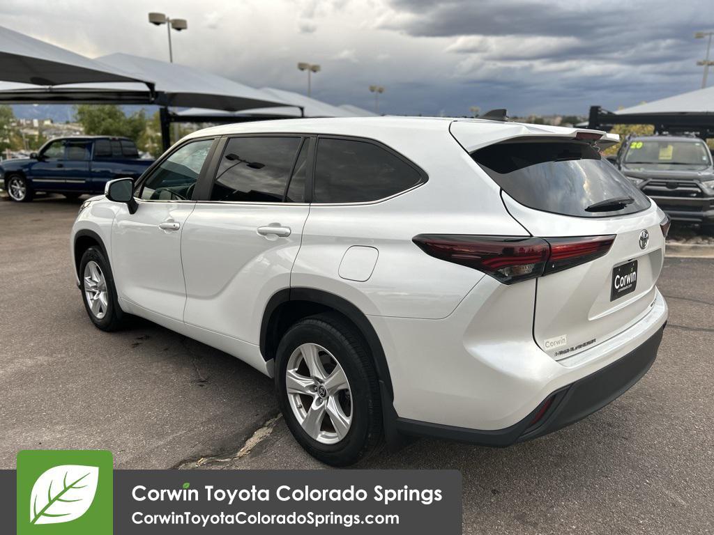 used 2024 Toyota Highlander car, priced at $35,000