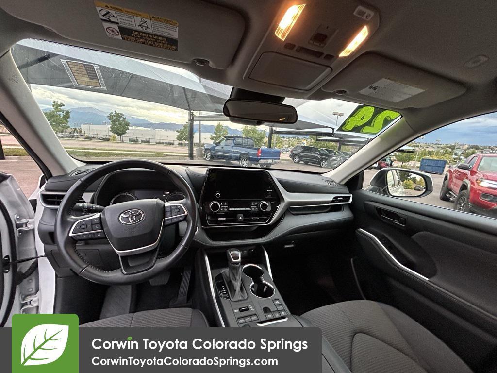 used 2024 Toyota Highlander car, priced at $35,000