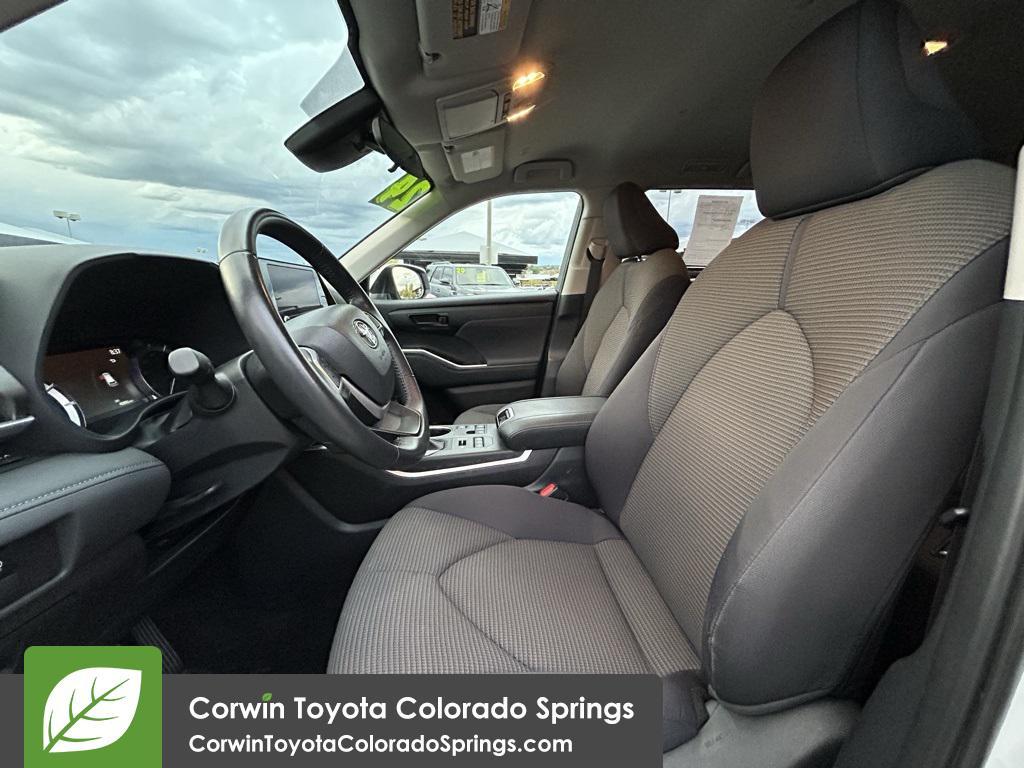 used 2024 Toyota Highlander car, priced at $35,000