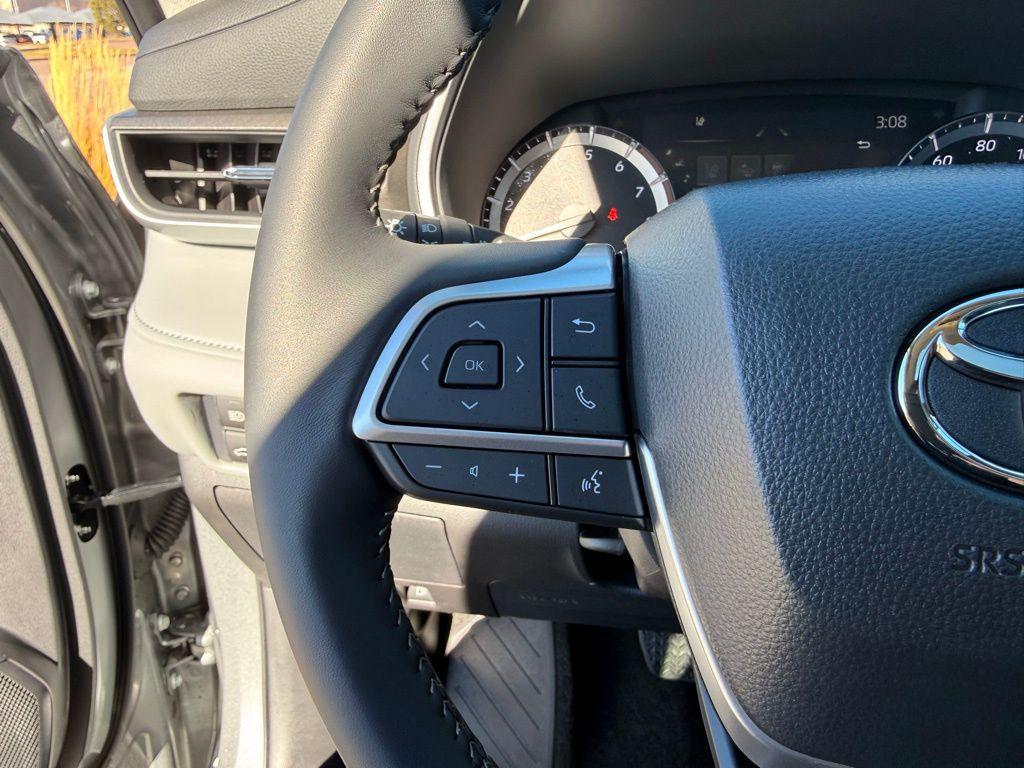 used 2026 Toyota Highlander car, priced at $52,189