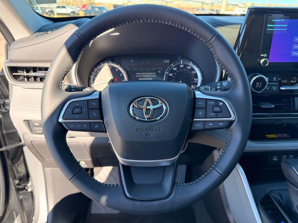 used 2026 Toyota Highlander car, priced at $52,189