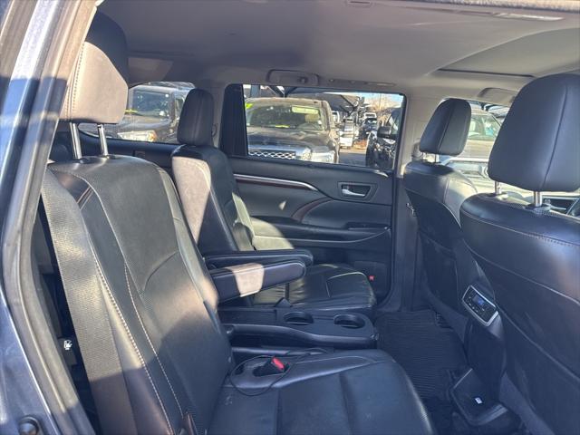 used 2015 Toyota Highlander car, priced at $18,500