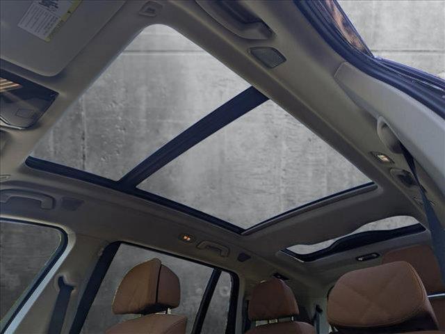 new 2026 BMW X7 car, priced at $100,075