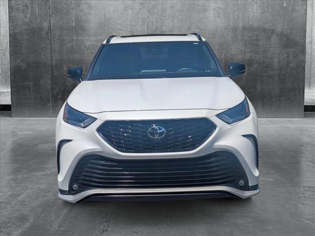 used 2022 Toyota Highlander car, priced at $40,955