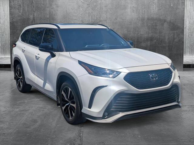 used 2022 Toyota Highlander car, priced at $40,955