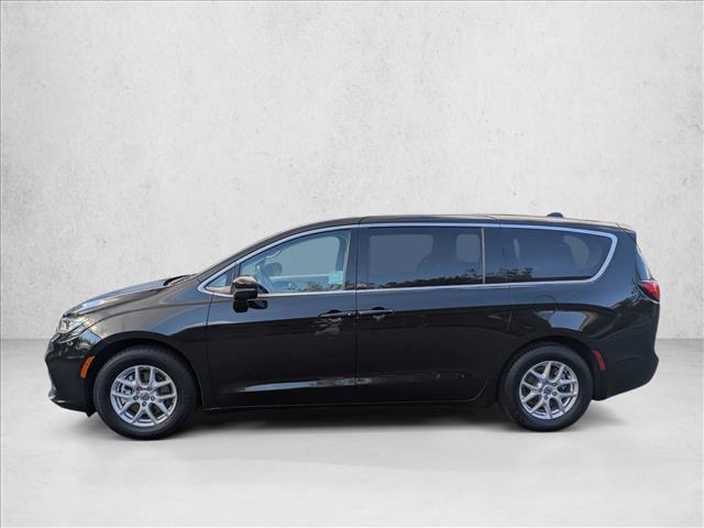 used 2023 Chrysler Pacifica car, priced at $22,487