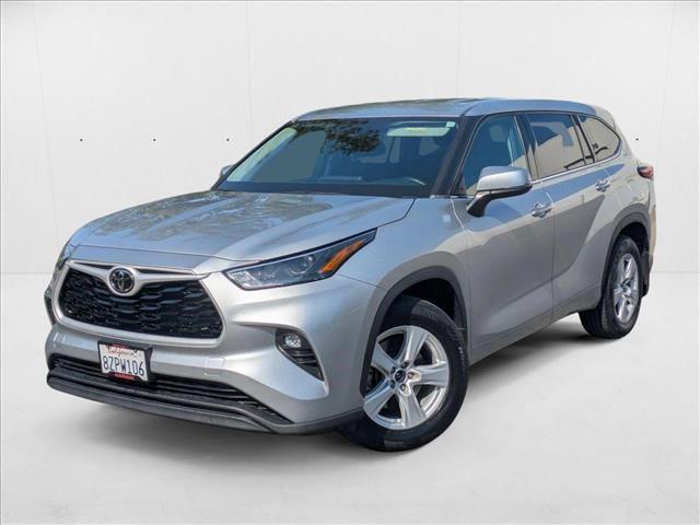 used 2022 Toyota Highlander car, priced at $32,987