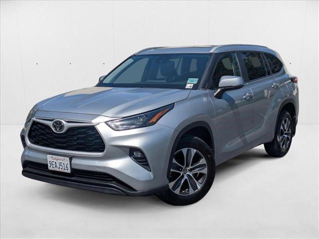used 2023 Toyota Highlander car, priced at $36,487