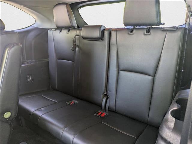 used 2023 Toyota Highlander car, priced at $35,487