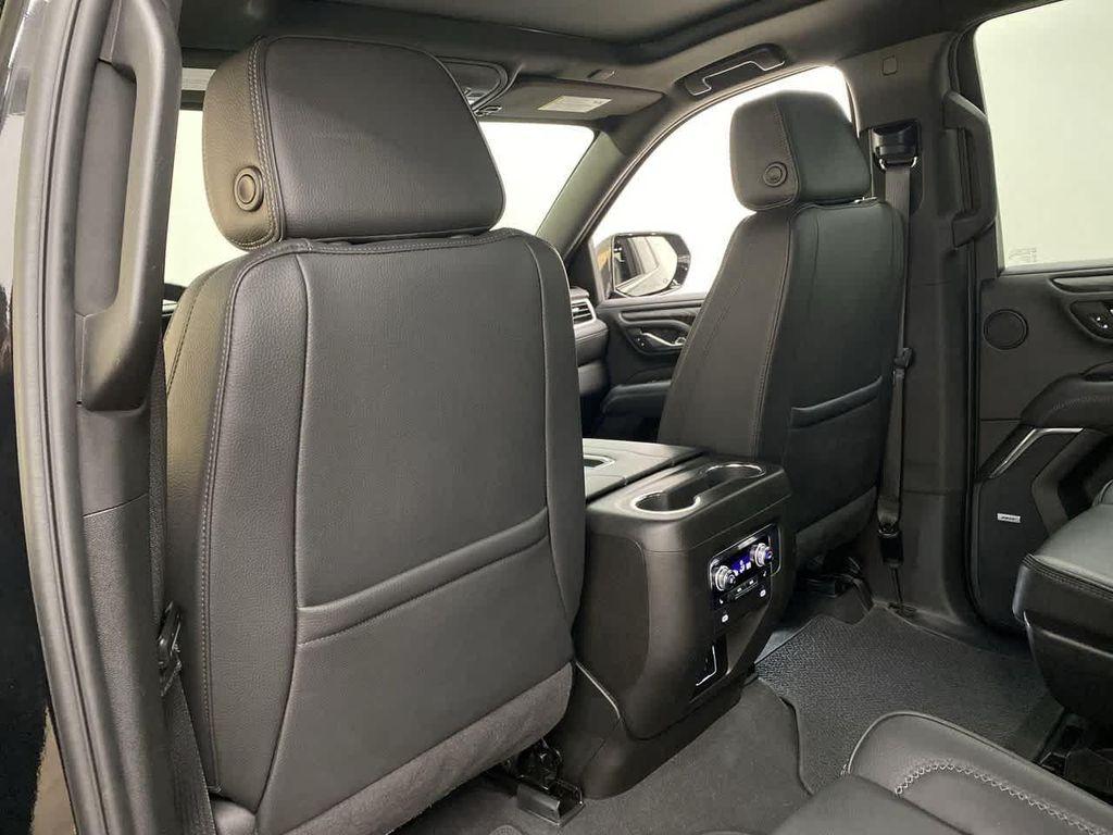 used 2024 GMC Yukon car, priced at $63,990