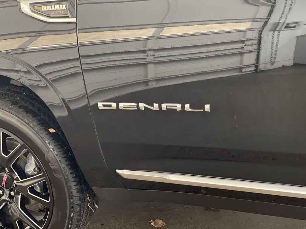 used 2024 GMC Yukon car, priced at $63,990