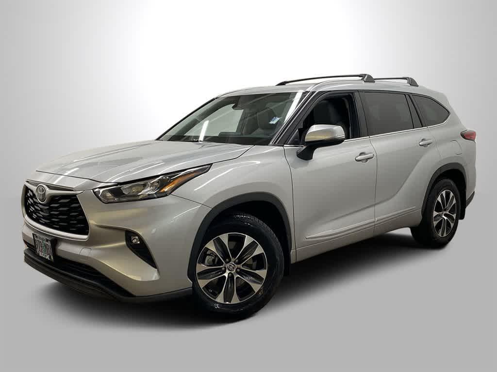used 2020 Toyota Highlander car, priced at $32,990
