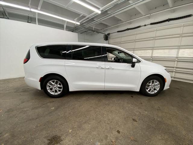 used 2023 Chrysler Pacifica car