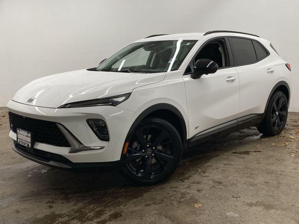 used 2025 Buick Envision car, priced at $27,990