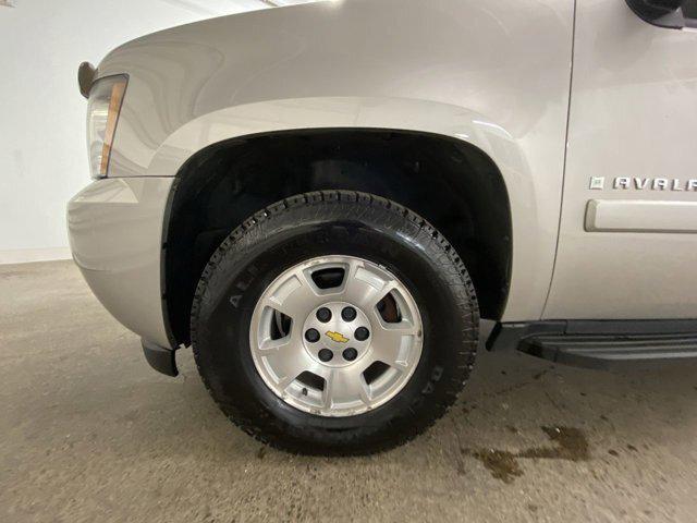 used 2009 Chevrolet Avalanche car, priced at $17,990