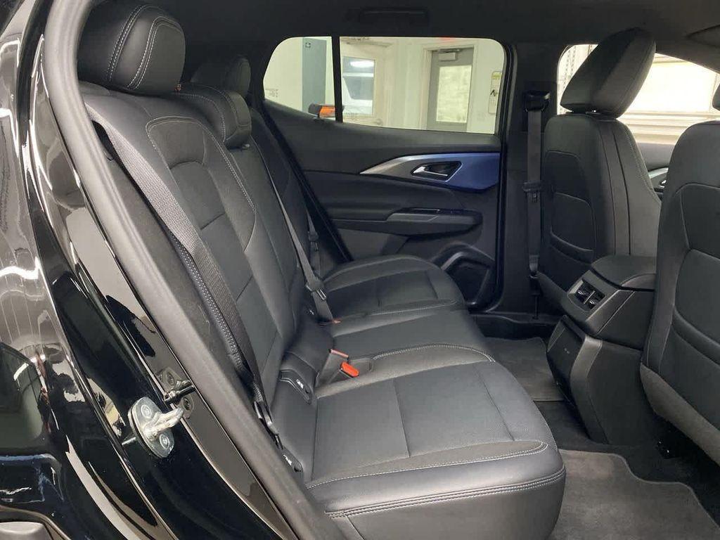 used 2025 Chevrolet Equinox EV car, priced at $24,990