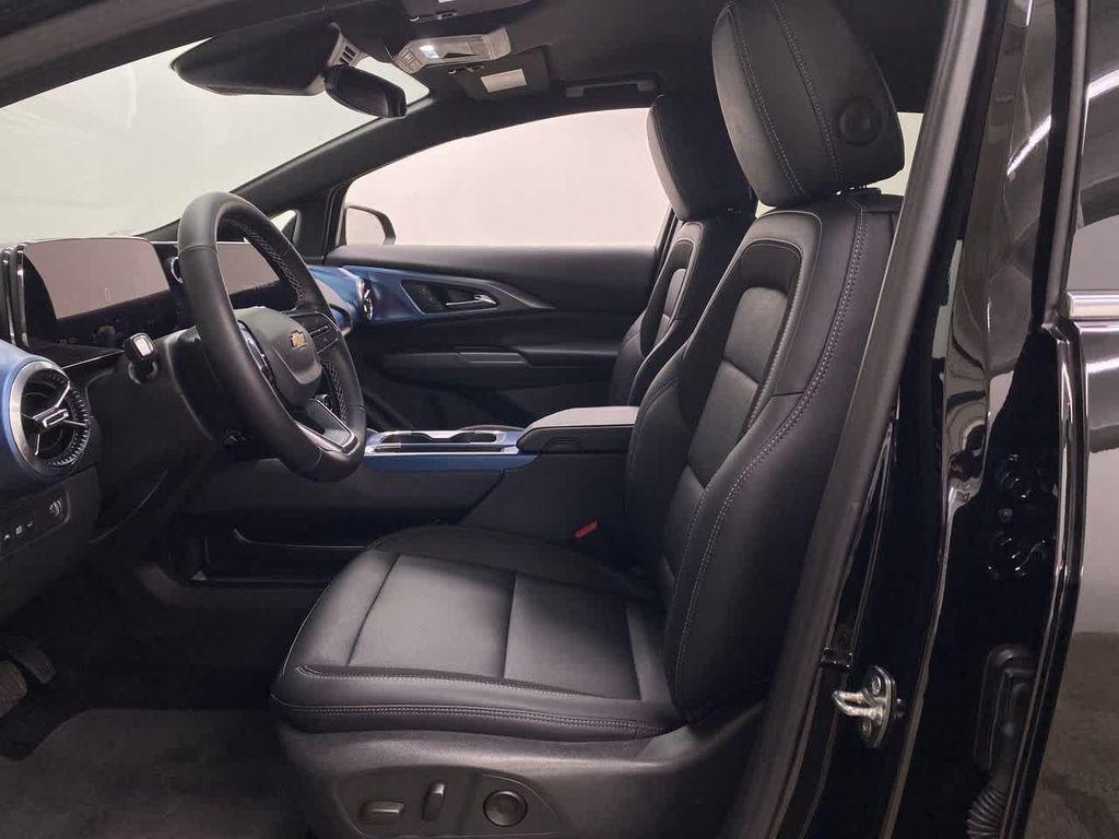 used 2025 Chevrolet Equinox EV car, priced at $24,990