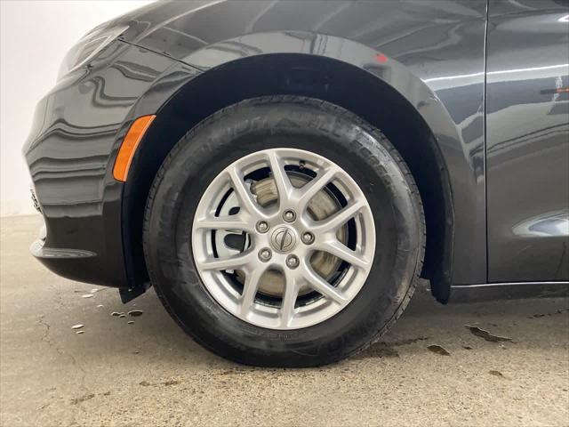 used 2023 Chrysler Pacifica car
