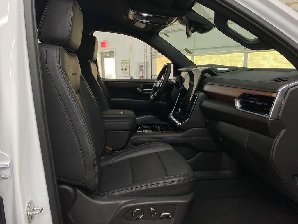 used 2025 GMC Yukon XL car, priced at $74,990