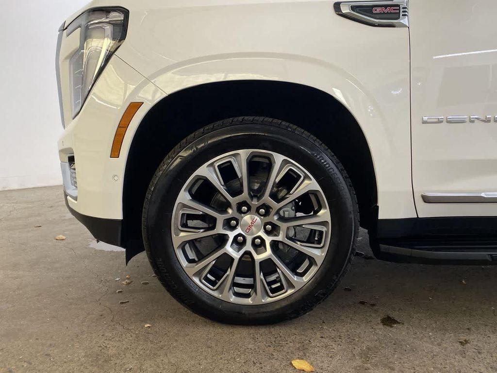 used 2025 GMC Yukon XL car, priced at $74,990