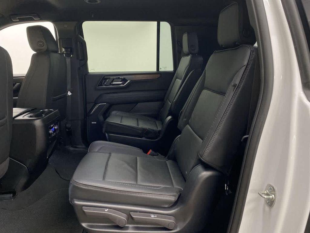 used 2025 GMC Yukon XL car, priced at $74,990