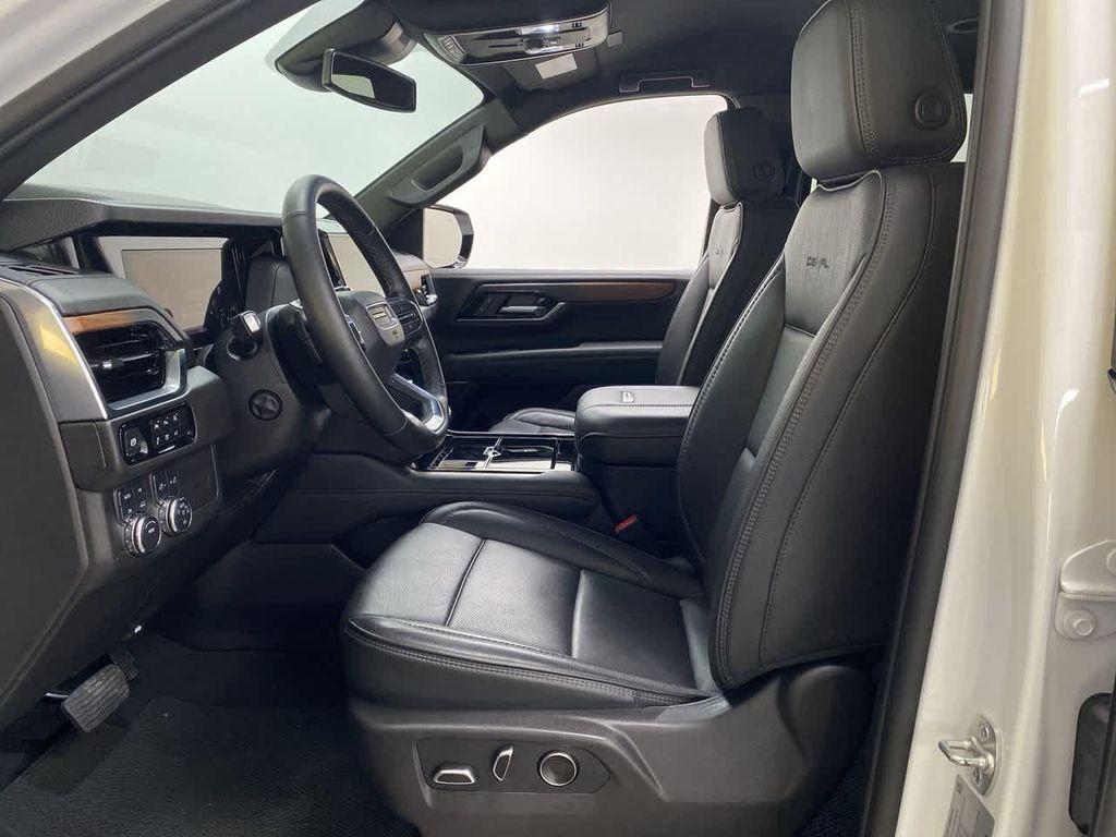 used 2025 GMC Yukon XL car, priced at $74,990